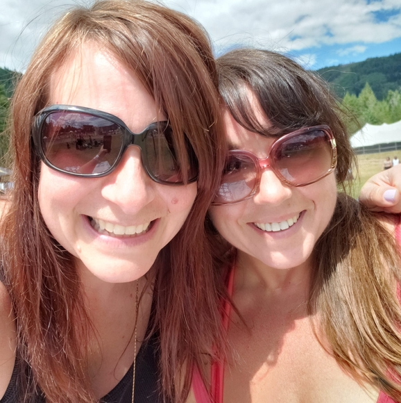 Meet your Posher, Erin - Picture 1 of 1